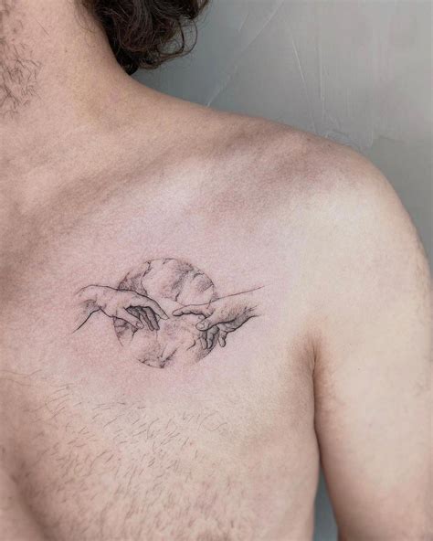 tatuaje minimalista pecho hombre|Las mejores 550 ideas de Tatuajes hombre pecho